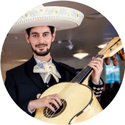 Yojanan Peretz</p>Director y Productor Musical</p>Mariachi Jerusalem